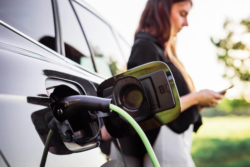 E-Auto unterwegs aufladen